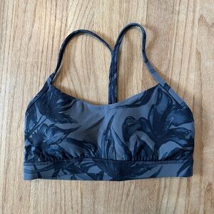 Lululemon Flow Y Nulu Bra Light Support Sports Bra